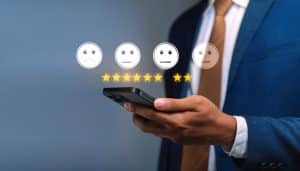 Como o NPS impulsiona a lealdade dos clientes 3 Cliente faz avaliação